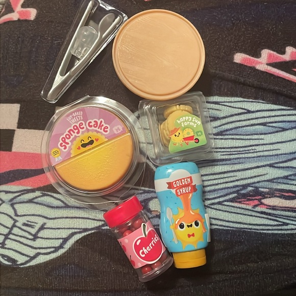 ⚜️MiniVerse Pineapple Upside Down Cake Diner Series 2! - Picture 3 of 3